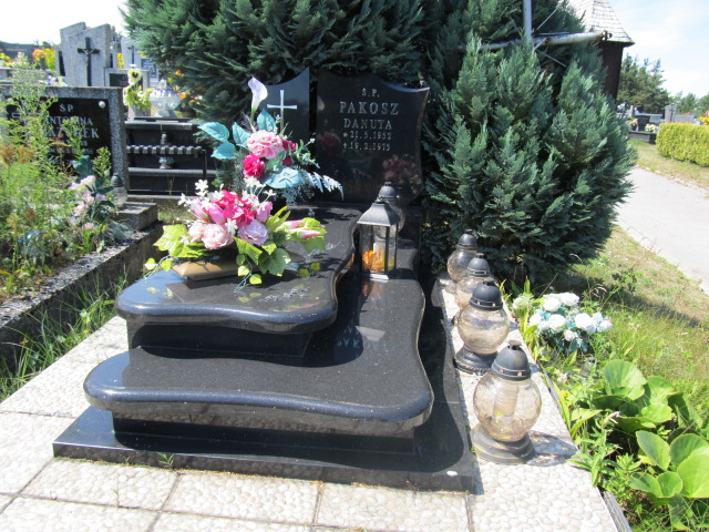 Grób Adam Pakosz